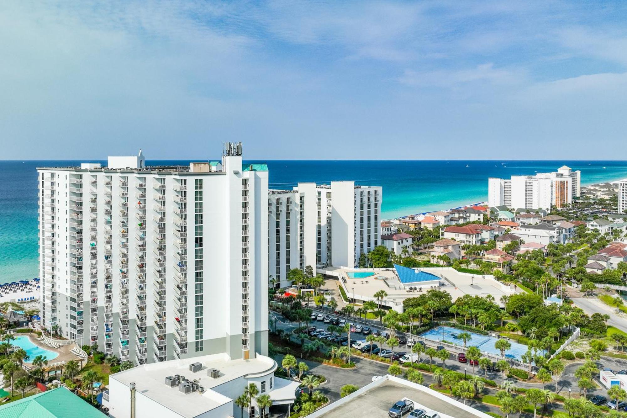 Pelican Beach Resort III Destin Room photo