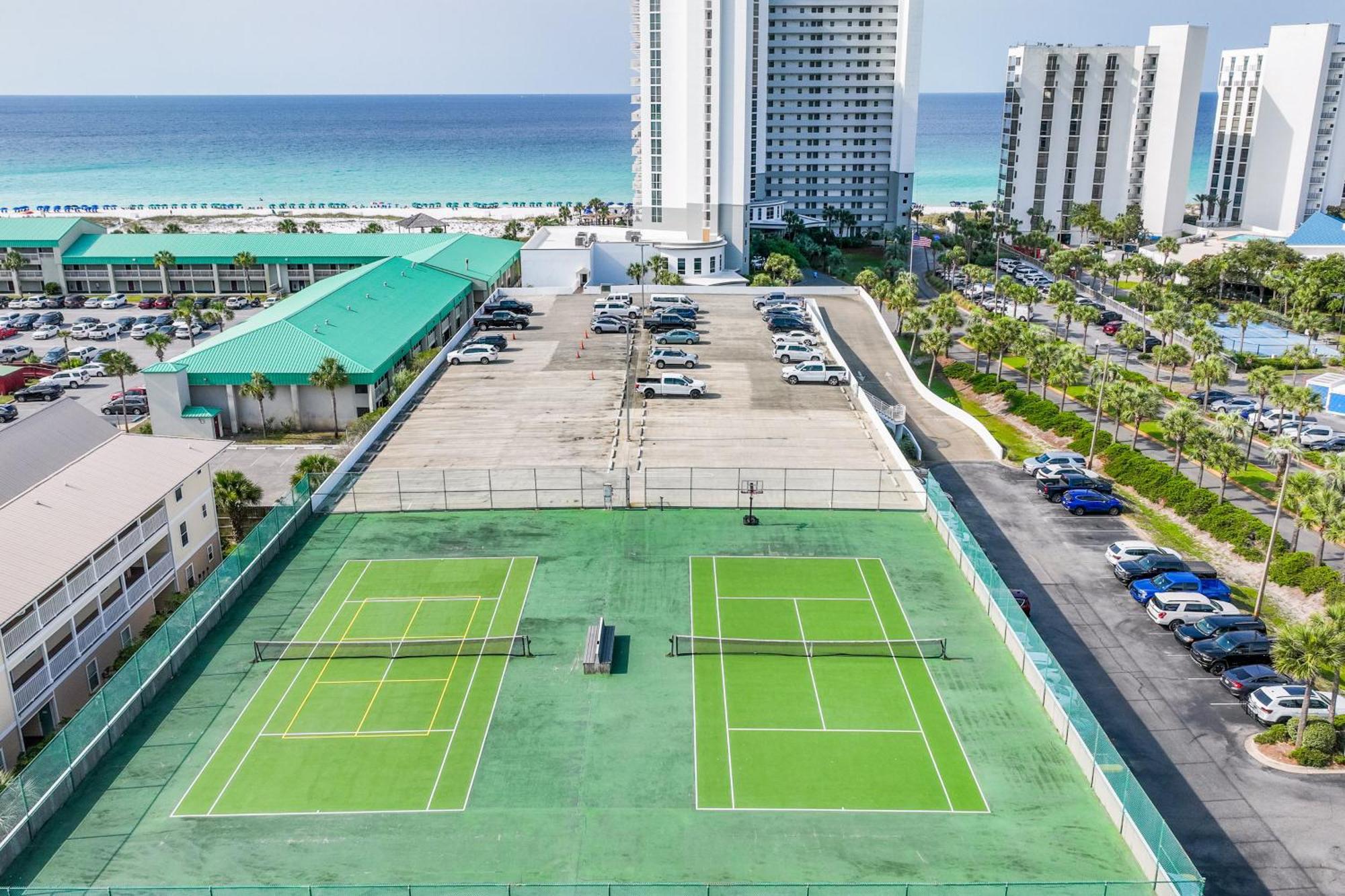 Pelican Beach Resort III Destin Room photo